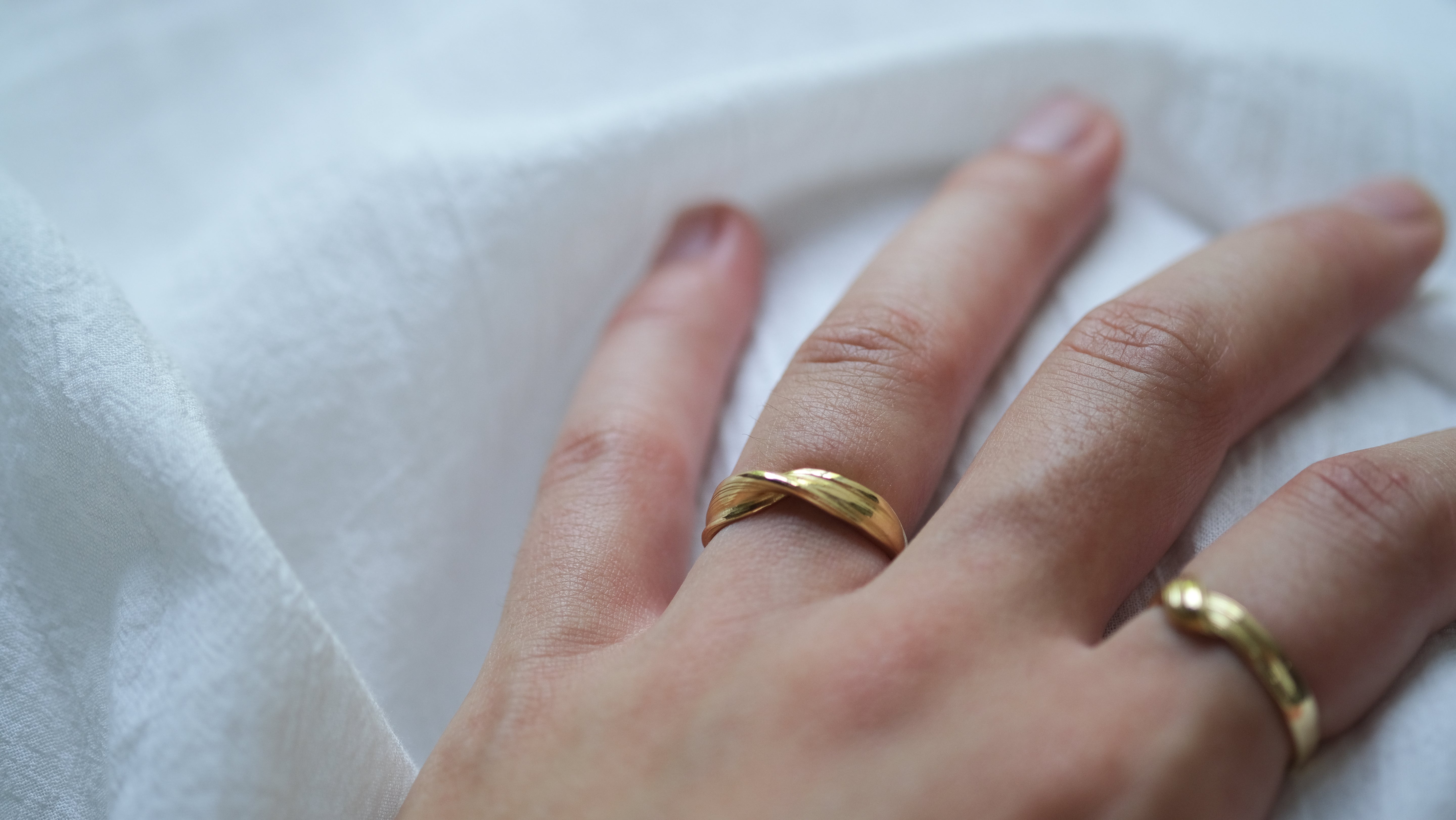 Twisting Ripple Wedding Ring
