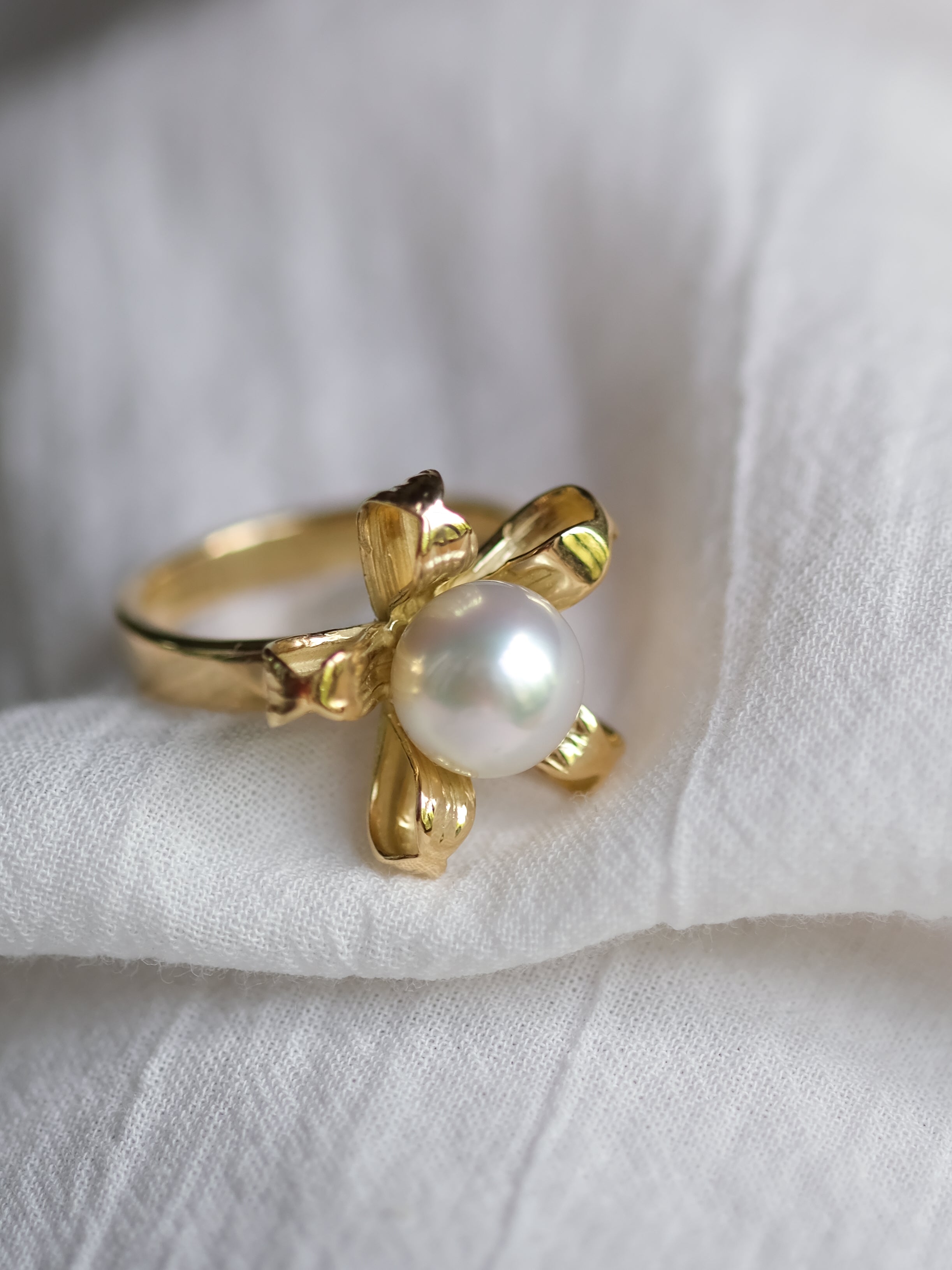 Bold Floral Pearl Ring With Textured Petals